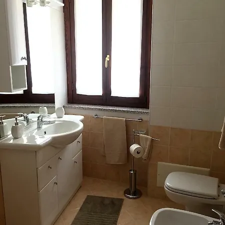 Casa Segantini بيت للعطل