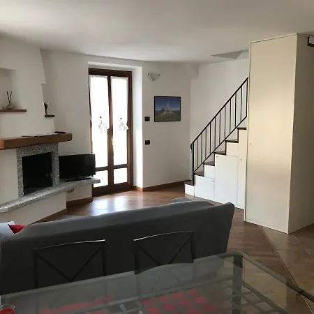 Casa Segantini بيت للعطل Caglio