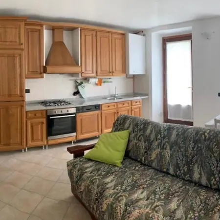 Casa Segantini بيت للعطل