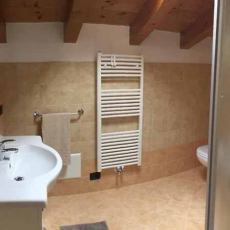 Casa Segantini بيت للعطل